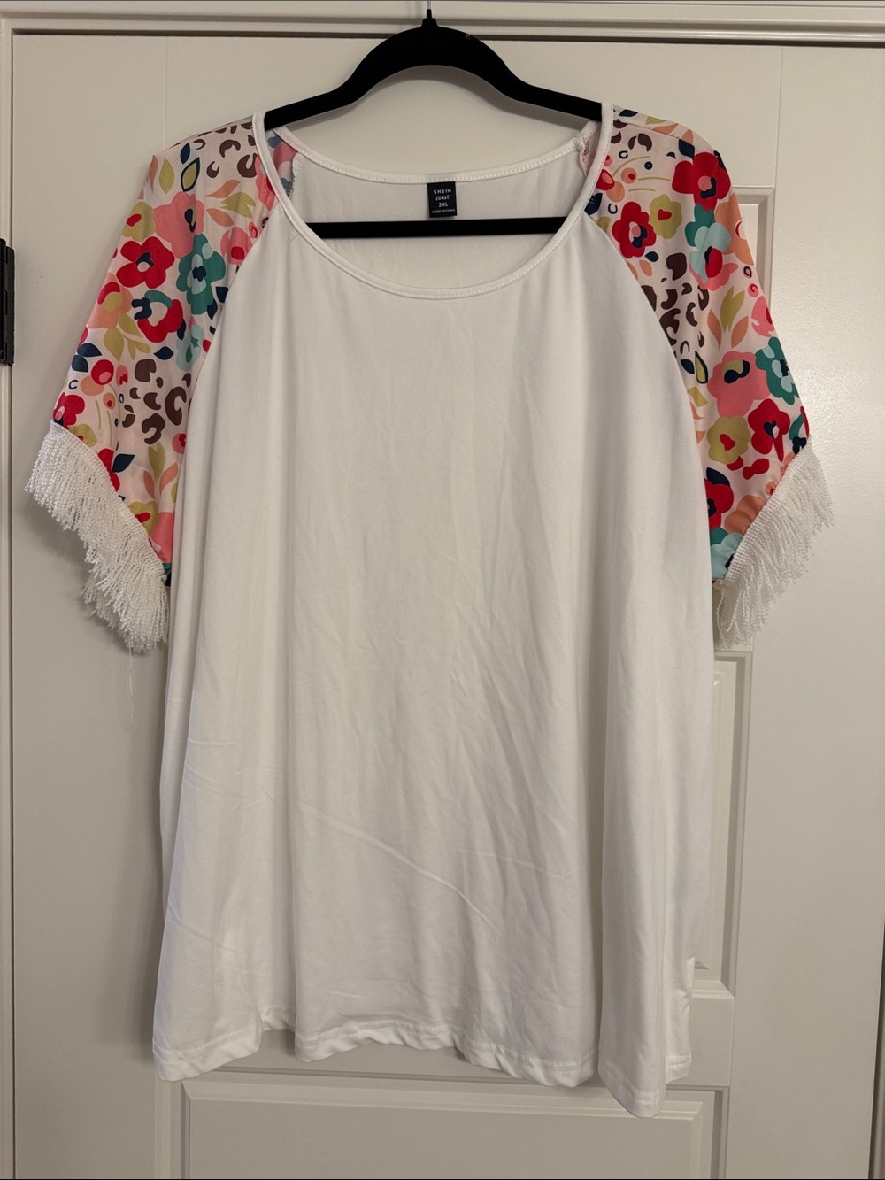 SHEIN White Raglan Tee with Multicolor Floral Fringe Sleeves